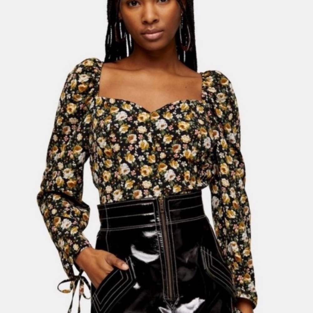 NWT TopShop Floral Sweetheart Neck Long Sleeve Top